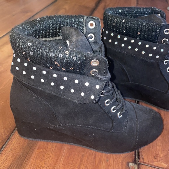 Suede booties - Picture 2 of 5